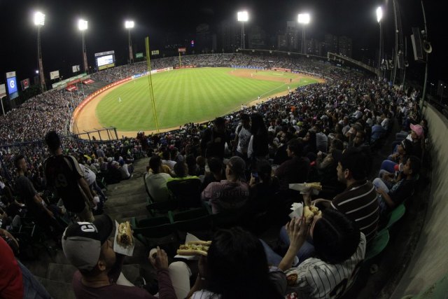 Estadio Universitario de Caracas. AVS Photo Report