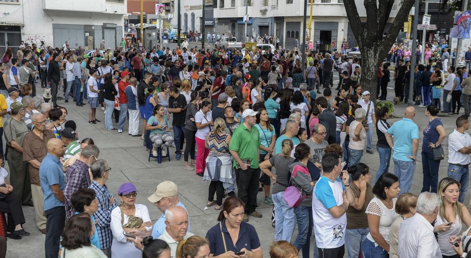 Enrique Mendoza llama a votar este 15Oct