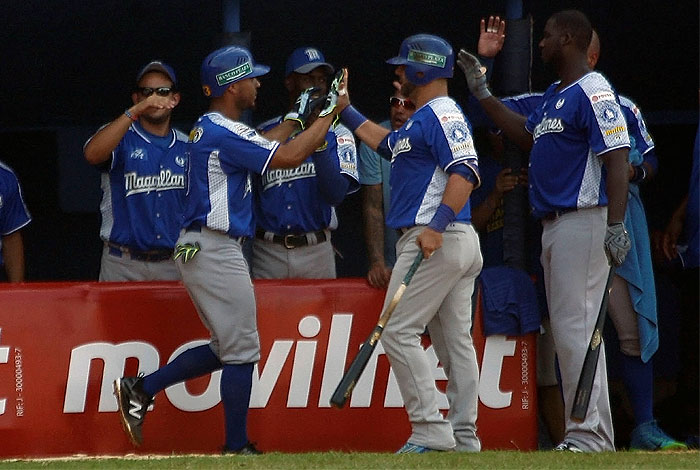 Navegantes del Magallanes vence a las Águilas del Zulia en 17 entradas