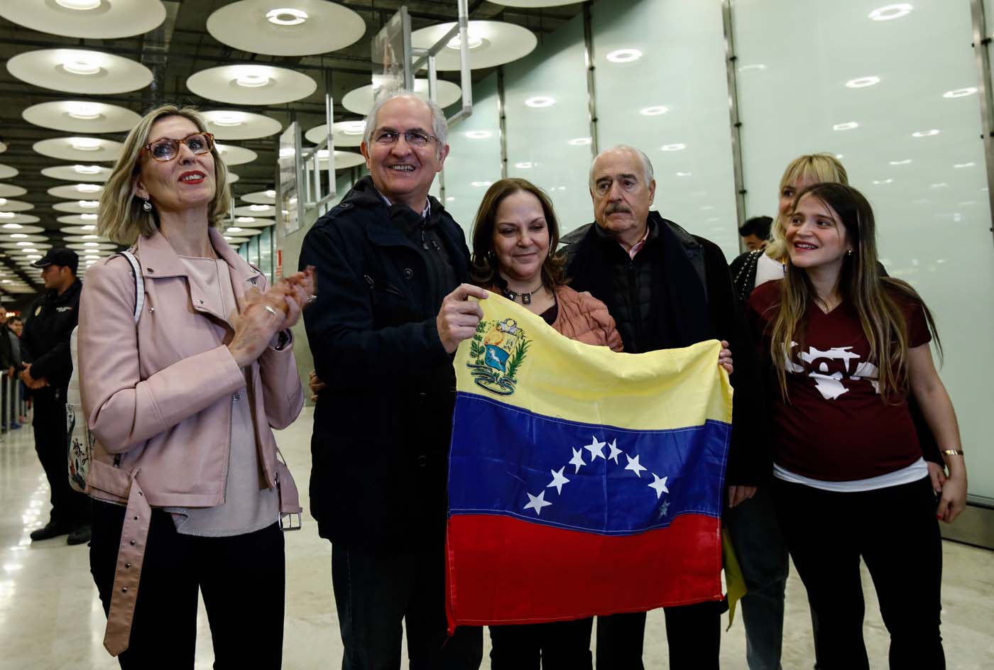 Ledezma llegó a Madrid (FOTOS)