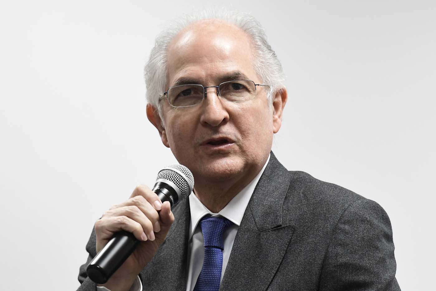 Ledezma recogerá el premio Sájarov en nombre de los presos políticos