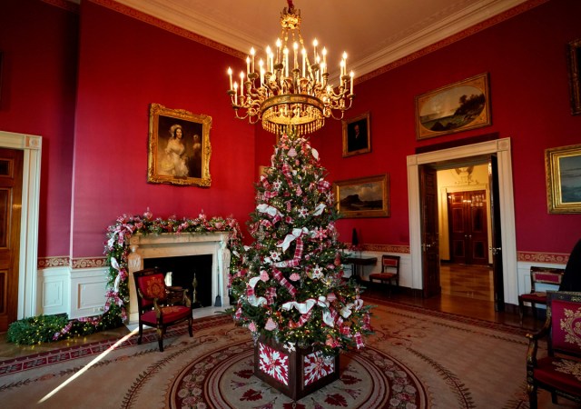 Christmas decor adorns Red Room of the White House in Washington, U.S., November 27, 2017.  REUTERS/Kevin Lamarque