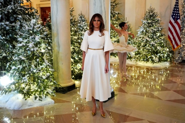 Ballerinas perform as U.S. First Lady Melania Trump begins a tour of the holiday decorations with reporters at the White House in Washington, U.S. November 27, 2017.  REUTERS/Jonathan Ernst