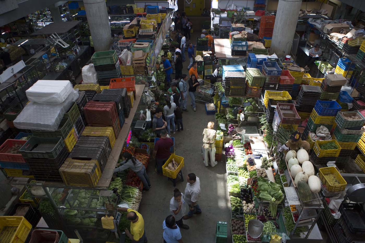 ¡Alarma! Puestos de trabajo en mercados populares están desapareciendo (Video)