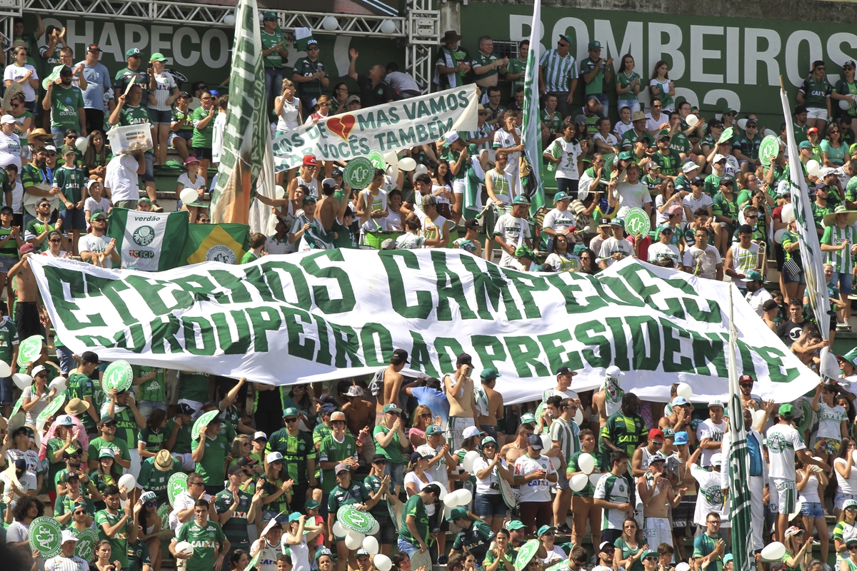 Nacional avergonzado con Chapecoense por burlas de sus hinchas sobre tragedia