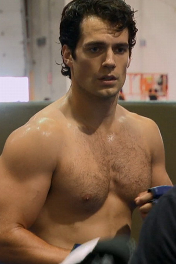 henry cavill shirtless man of steel