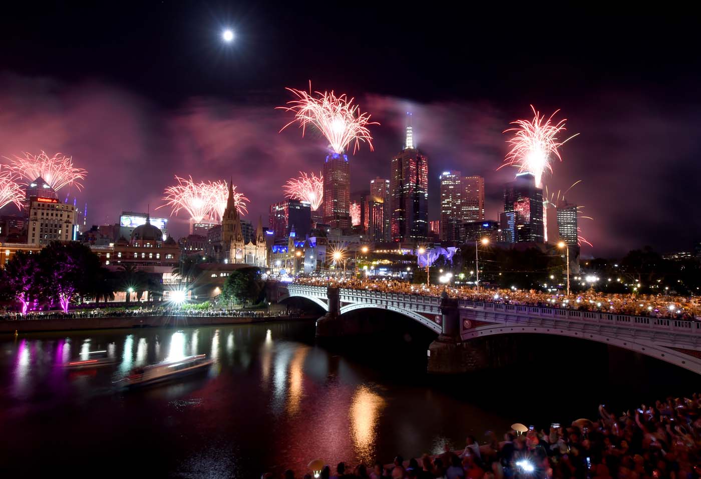 Un gran espectáculo en Sídney lanza las festividades del Año Nuevo en el mundo (fotos y videos)