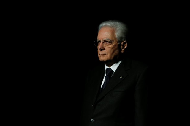 Italian President Sergio Mattarella visits the tomb of Portuguese poet Luis de Camoes during the official welcoming ceremony at Jeronimos Monastery in Lisbon, Portugal December 6, 2017. REUTERS/Pedro Nunes