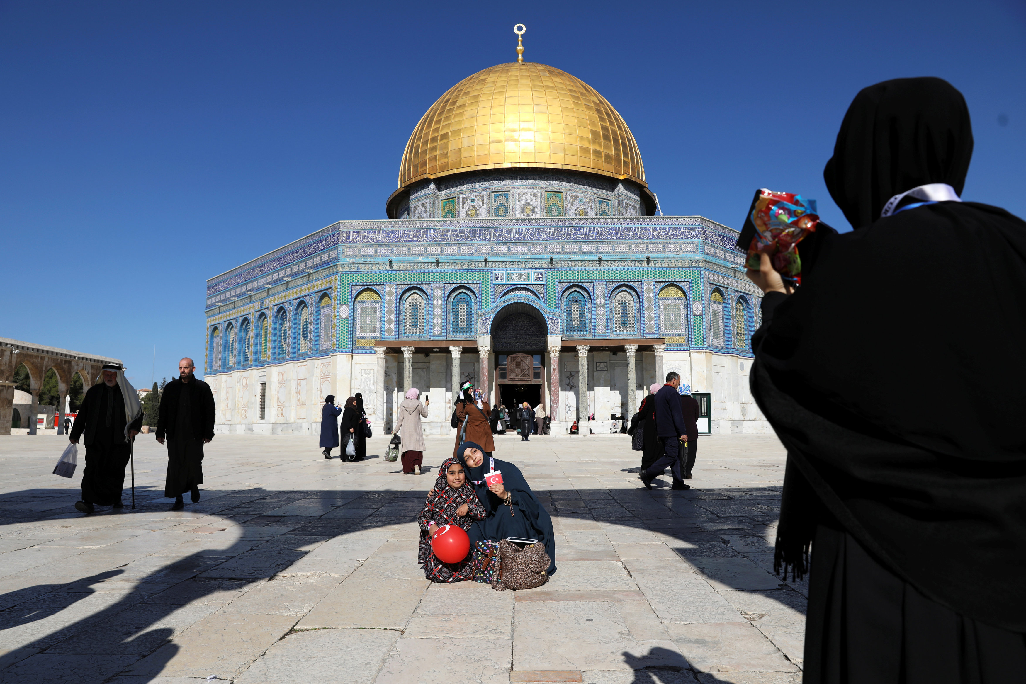 Cientos de policías adicionales en Jerusalén para la oración del viernes