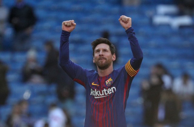 Soccer Football - La Liga Santander - Real Madrid vs FC Barcelona - Santiago Bernabeu, Madrid, Spain - December 23, 2017 Barcelona’s Lionel Messi celebrates at the end of the match REUTERS/Sergio Perez