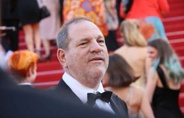 ACOSOS A NIVEL MUNDIAL Las denuncias presentadas en contra del productor cinematográfico Harvey Weinstein tuvieron repercusiones a escala mundial. Las víctimas de acoso sexual alzan cada vez más su voz, lo que lleva al descubrimiento del alarmante alcance de la conducta sexual inapropiada, la agresión sexual y las violaciones que ocurren en el lugar de trabajo.