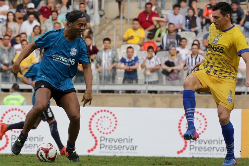 Ronaldinho reúne a los amigos del Mundial de 2002 en un partido benéfico