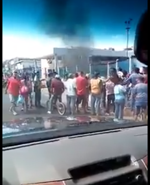 Con el estómago vacío apureños protestaron por falta de alimentos en los anaqueles (VIDEO)