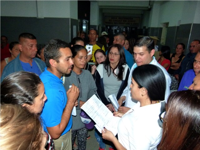 F.O.24-12-2017 Gobernadora Visita al Hospital Central y Hace entrega de Medicamentos (28)