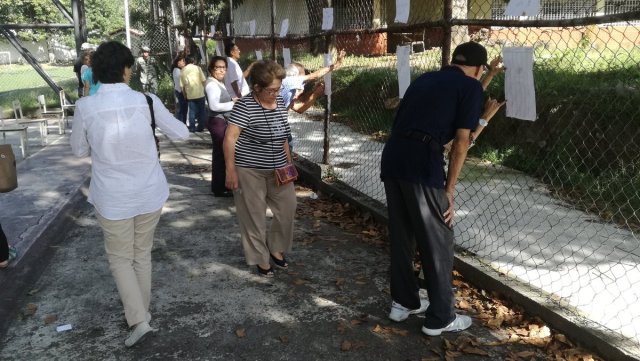 Foto: Electores acuden a votar en Mérida / @leoperiodista