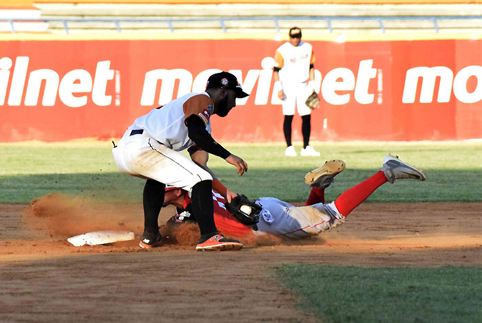 Cardenales, Leones y Caribes quedan a un paso de las semifinales