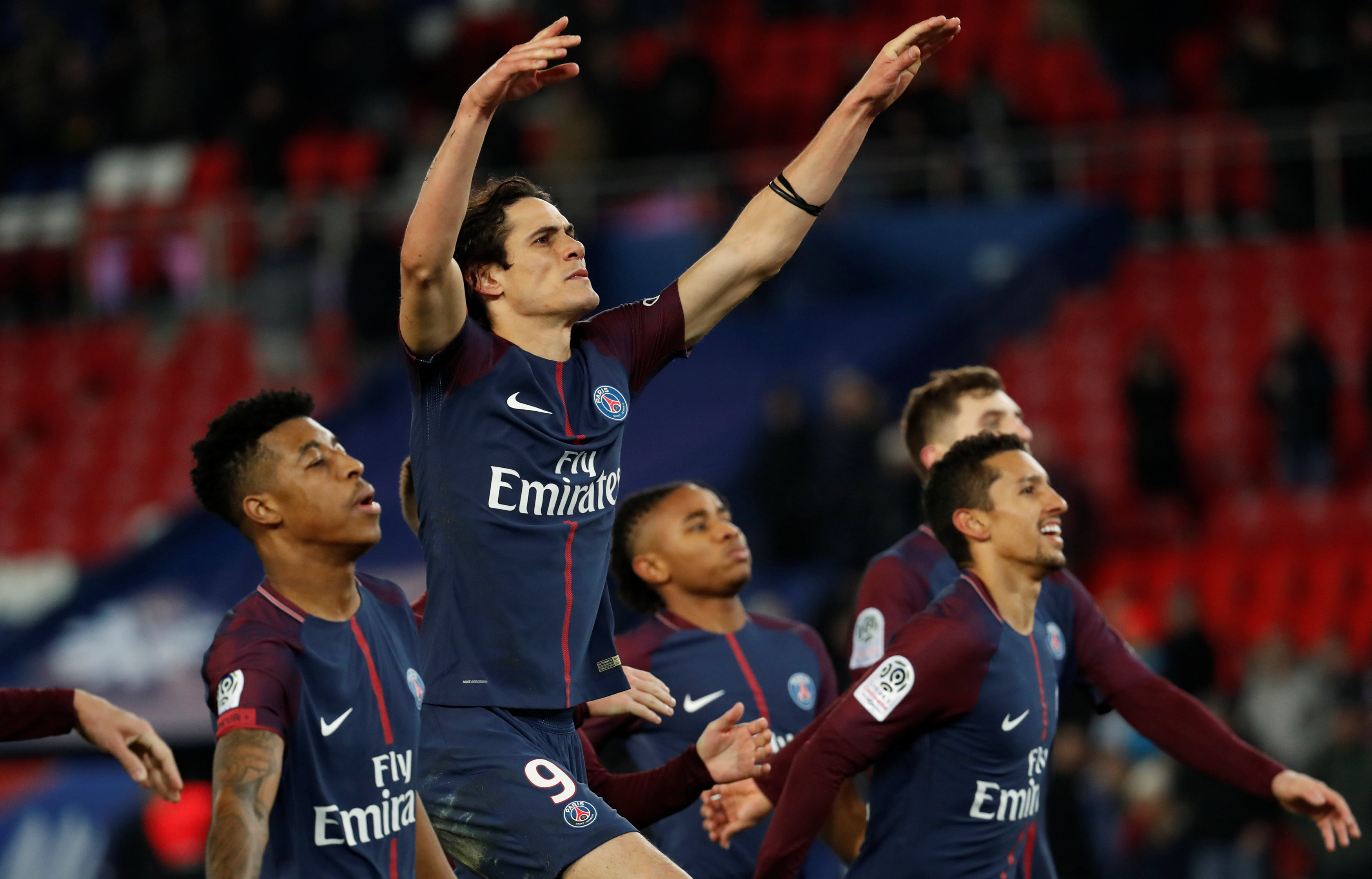 Cavani rompe récord del PSG y Neymar anota doblete ante el Montpellier