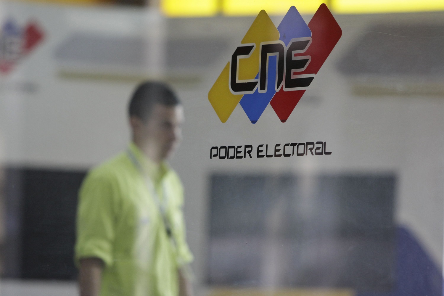 Venezuela espera fecha de las elecciones con diálogo en suspenso