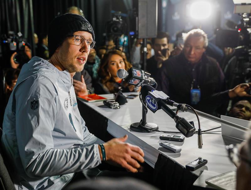 Cansancio de jugadores con ruedas de prensa y aficionados abuchean a Eagles