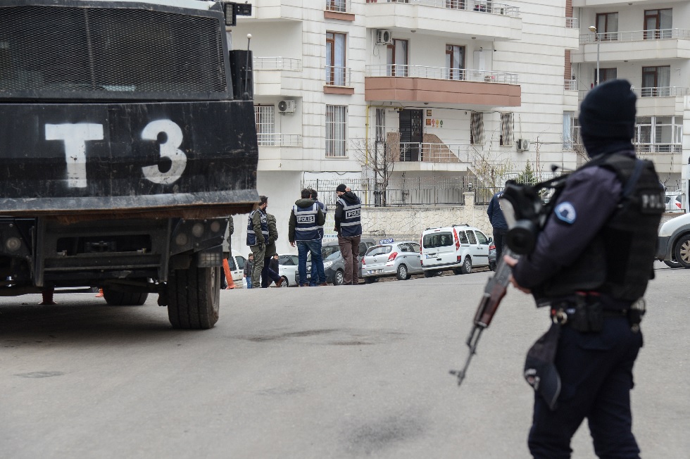 Un muerto y 32 heridos en Turquía por disparos de cohetes cerca de frontera con Siria