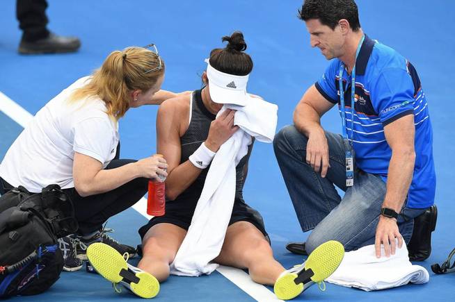 Muguruza abandona el torneo de Brisbane por fuertes calambres