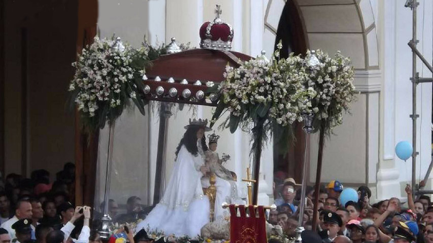 Comenzó la procesión de la Divina Pastora