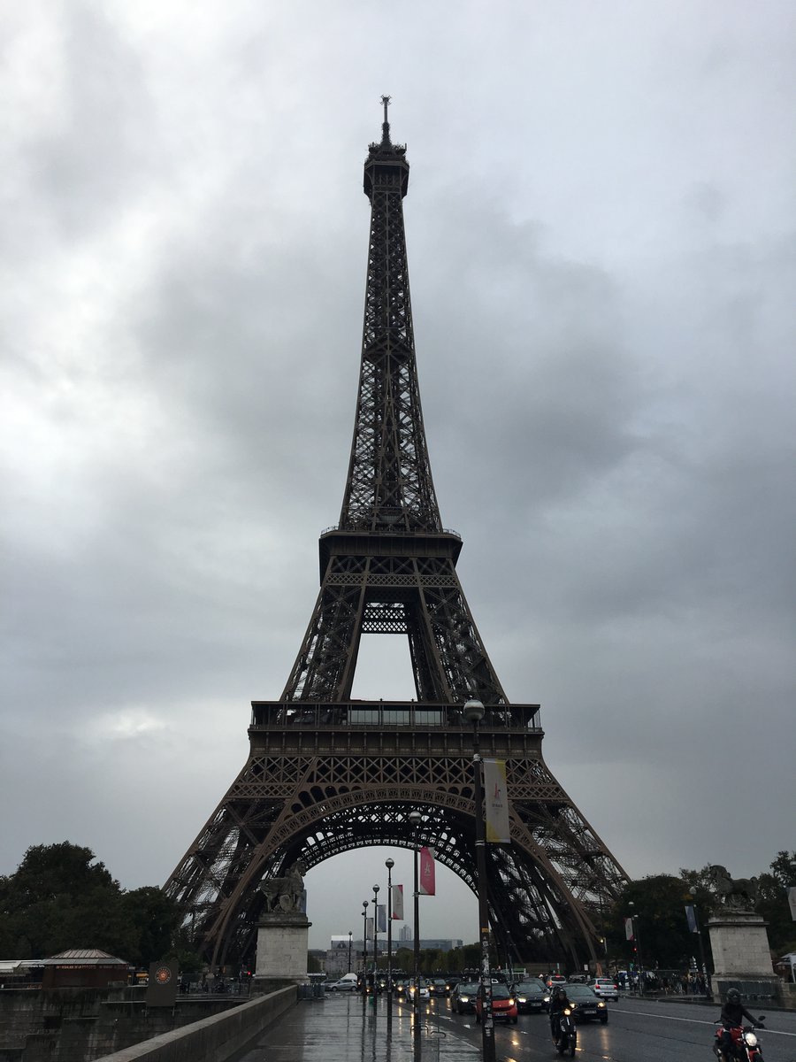 La Torre Eiffel cierra por las fuertes ráfagas de viento provocadas por una tormenta