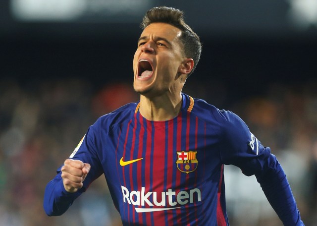 Philippe Coutinho celebra su gol contra el Valencia en la semifinal de la Copa del Rey en el estadio de Mestalla en Valencia, España. 8 de febrero de 2018. REUTERS/Heino Kalis