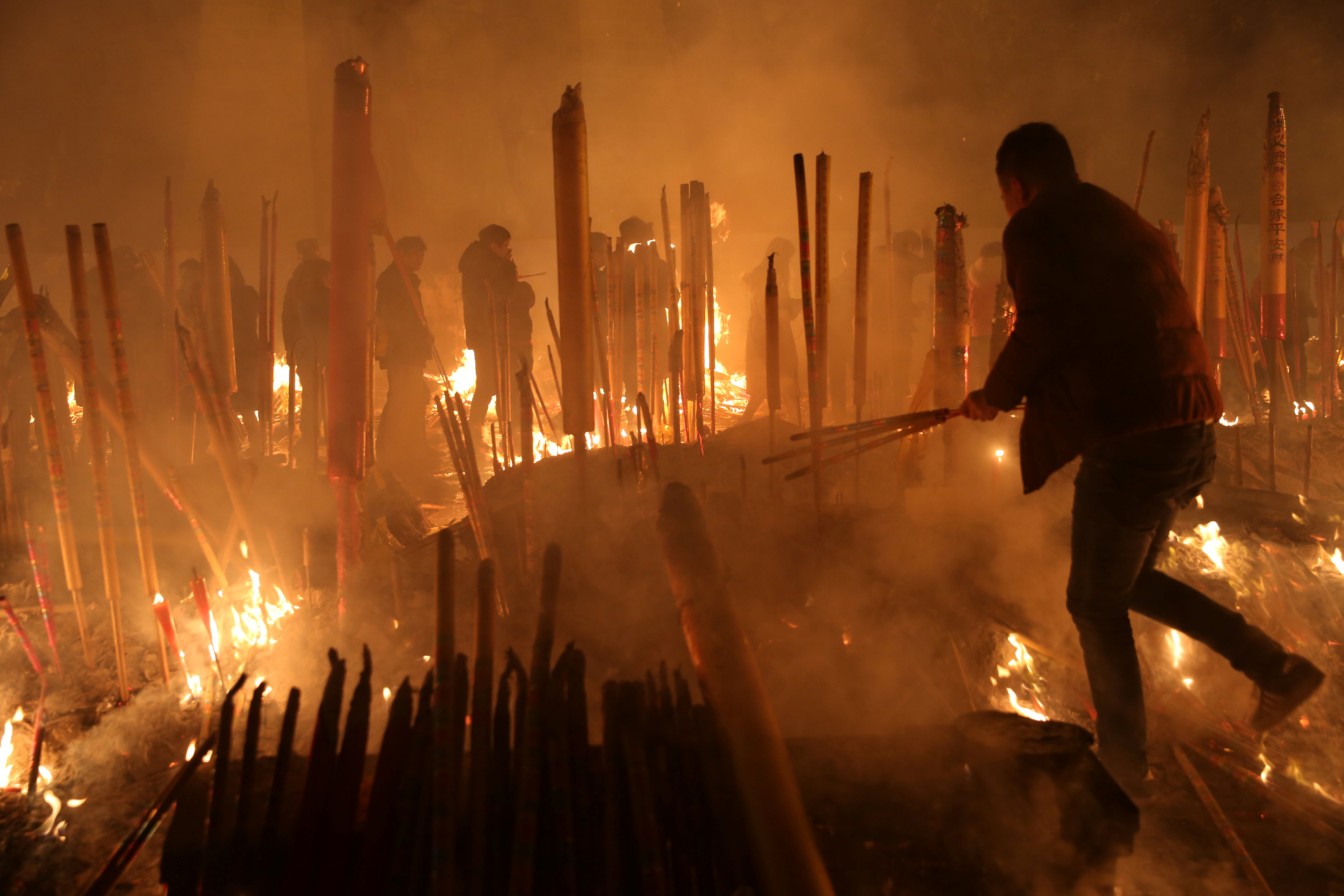 Asciende a nueve los fallecidos en explosión causada por fuegos artificiales en China