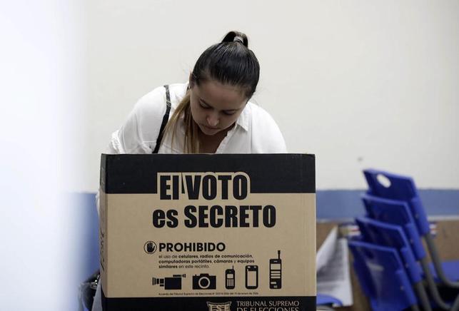 Cierran mesas de votación en presidenciales de Costa Rica