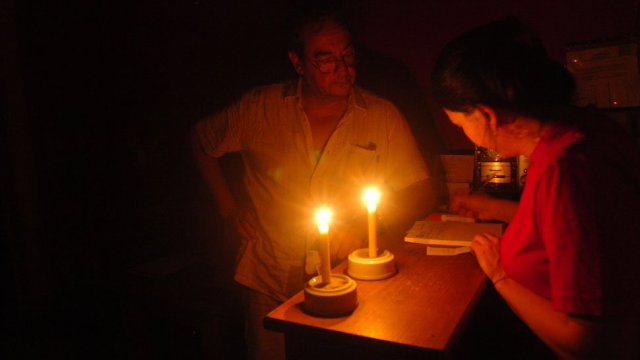 Familia de Guatire sin Luz desde 9am de la mañana. Foto cortesía: Twitter