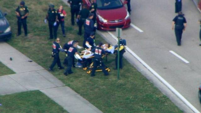 Varios muertos y al menos 20 heridos en tiroteo en escuela secundaria de Broward