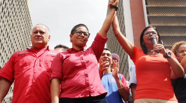 Mientras los venezolanos comen basura: Erika Farías gastará exorbitante suma en rumba de carnaval (¿De verdad?)