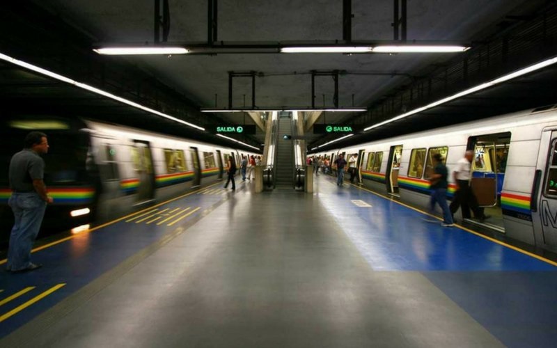 Falla eléctrica en la Linea 2 del Metro de Caracas #18Dic