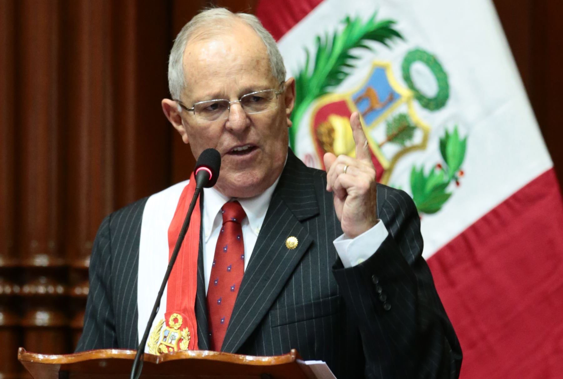 Kuczynski dice que nuevo pedido de destitución “está poniendo en ridículo” a Perú