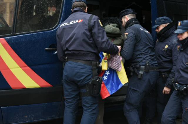 Pensionados venezolanos protesta Madrid  (1)