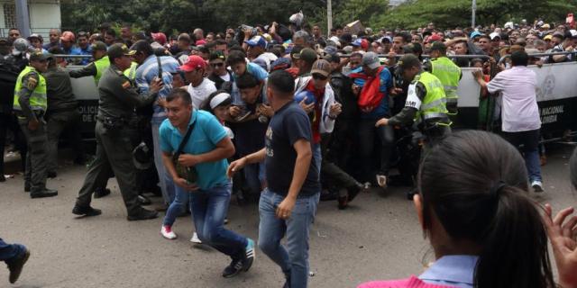 El puente internacional Simón Bolívar fue uno de los corredores que más utilizaron el viernes los venezolanos para entrar a Colombia. Foto: Andrea Moreno / ELTIEMPO