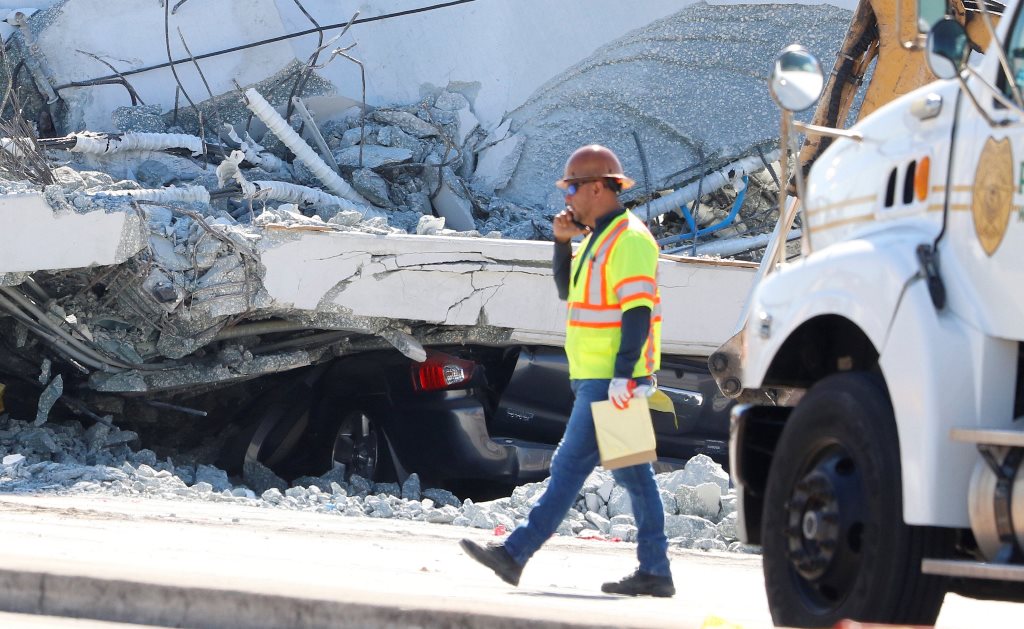 Reabre tramo de carretera de Miami donde cayó un puente peatonal