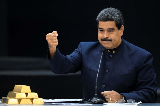 Venezuela's President Nicolas Maduro speaks during a meeting with the ministers responsible for the economic sector at Miraflores Palace in Caracas, Venezuela March 22, 2018. REUTERS/Marco Bello