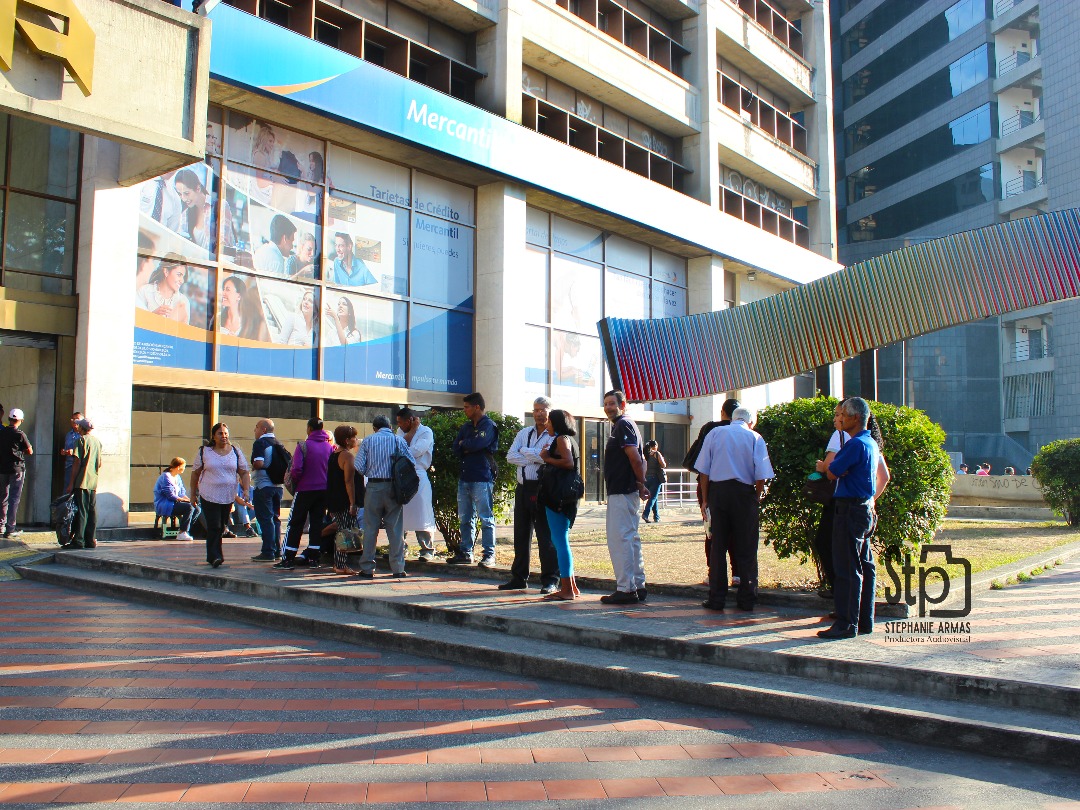 Cobro por terminal de número de cédula no solucionó drama de pensionados (fotos)