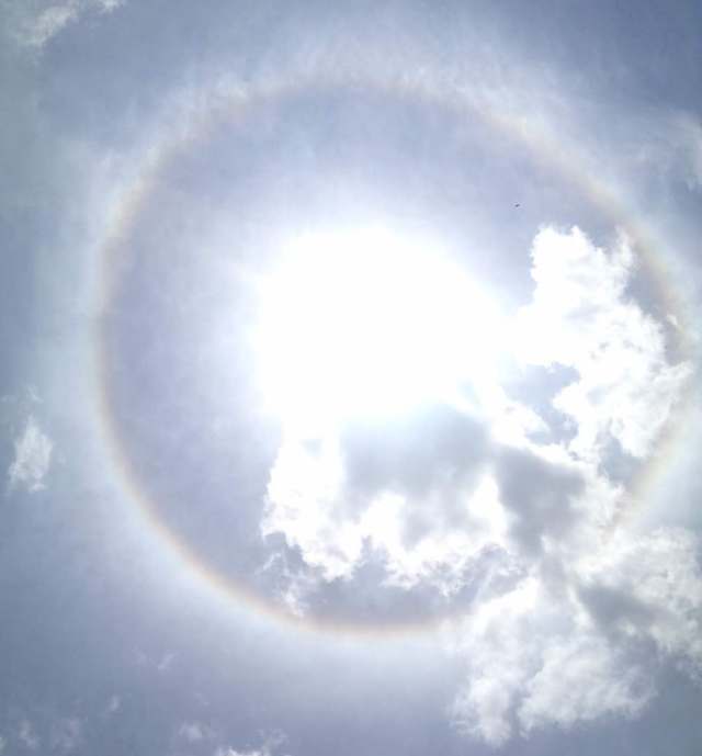 Foto: Capturan un halo solar en Caracas / Pamela Toledo - lapatilla.1eye.us