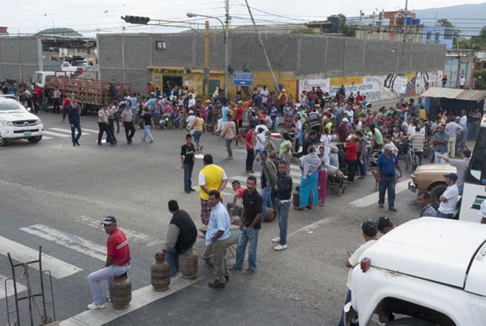 Protestas por escasez de gas doméstico en Barquisimeto #15Mar