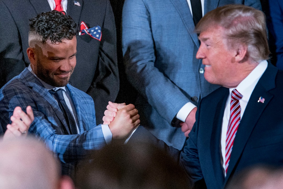 El extraño encuentro entre Trump y Altuve marca la recepción de los Astros (FOTOS)