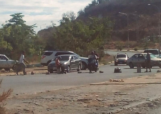 Cerrada la autopista Gran Mariscal de Ayacucho de Cumaná por protesta #21Mar