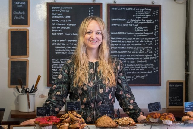 Claire Ptak, dueña de Violet Bakery (foto @KensingtonRoyal) 