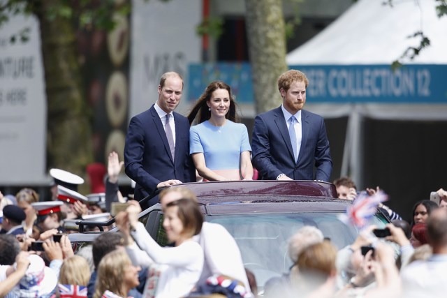 william_kate_middleton_harry_quinta_rueda_sujetavelas_cuando_todos_te_ignoran_948775955_1000x667