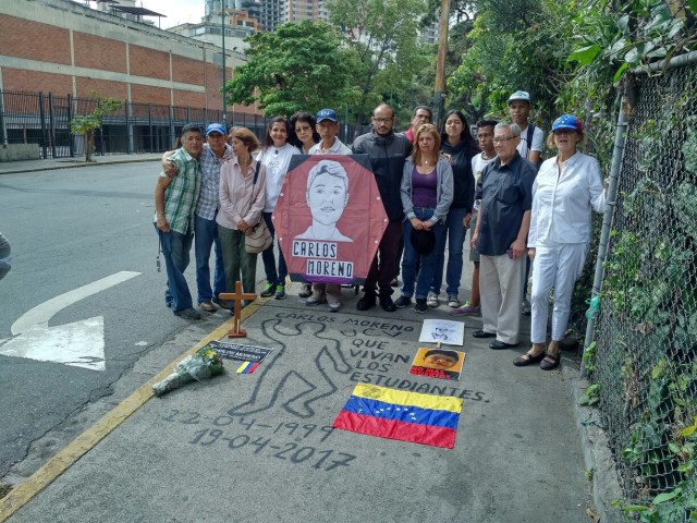 Ana Barón, madre de Carlos Moreno, agradeció el homenaje realizado a su hijo e informó que de los colectivos que perpetraron el asesinato solo cuatro están detenidos y aún no han sido pasados a juicio. Foto: Cortesía. 