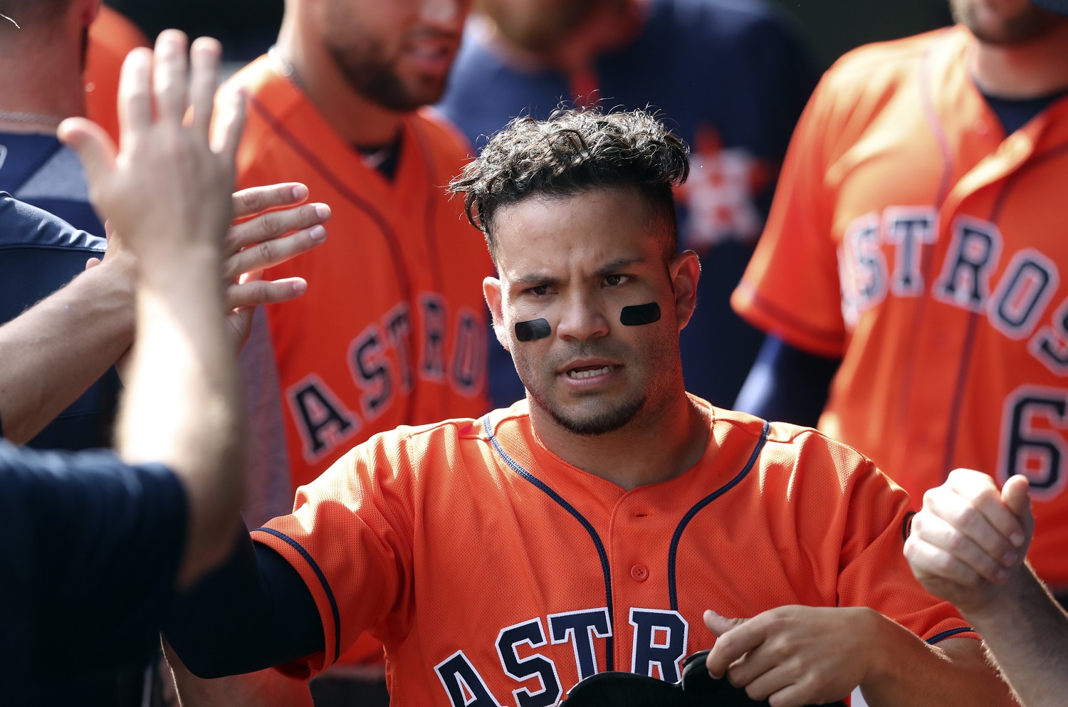 El venezolano José Altuve comienza la lluvia de ‘jonrones’ contra los Tigres