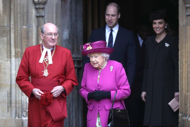 Britain's Queen Elizabeth and Prince William and Catherine, Duchess of Cambridge, leave the annual Easter Sunday service at St George's Chapel at Windsor Castle in Windsor, Britain, April 1, 2018. REUTERS/Simon Dawson