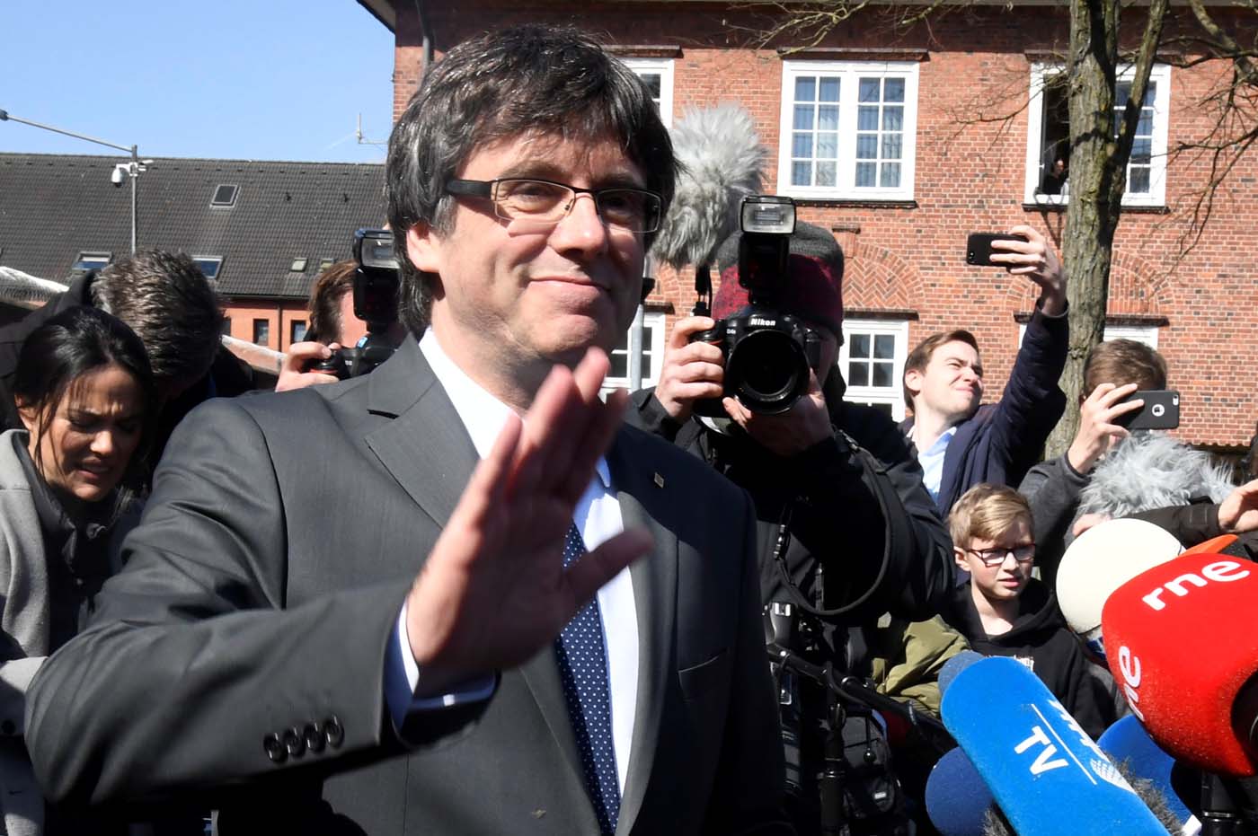 Presidente del Parlamento catalán apoya la candidatura de Puigdemont